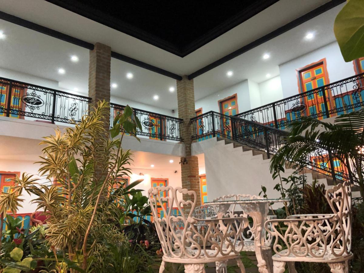 Beta Hotel Саленто Екстериор снимка